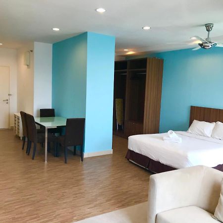 Mansion One Suites By Little Cabin George Town Bagian luar foto
