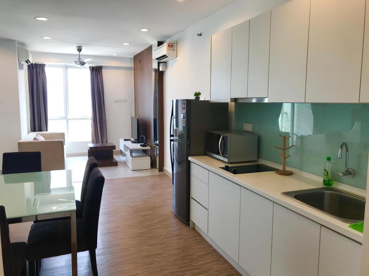 Mansion One Suites By Little Cabin George Town Bagian luar foto
